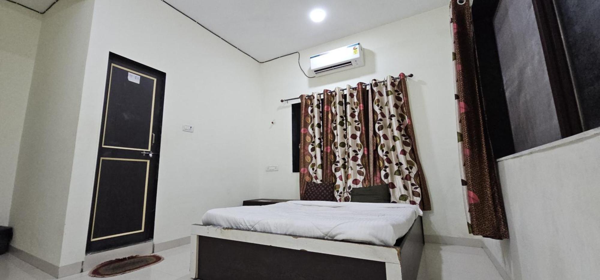 Blue Bell Homestay Lonavala Exterior photo
